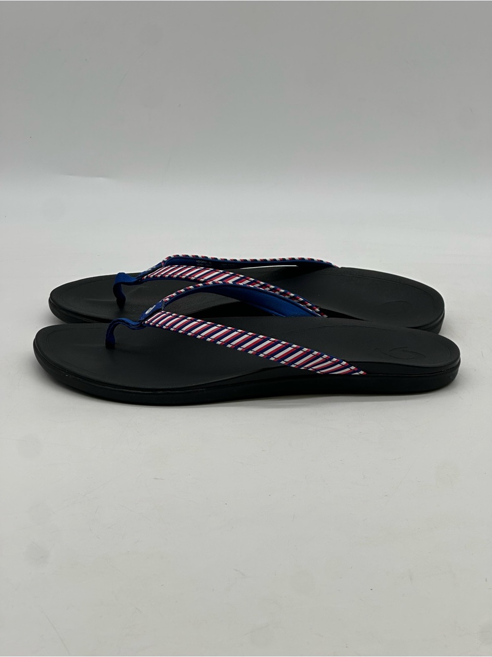 OluKai Ho’opio Slippers. Size 9 - Picture 5 of 10